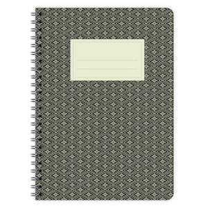 Könnte beinhalten: Schwarz-weißes Notizbuch mit Spiralbindung und einem kleinen Etikett auf der Vorderseite. Das Etikett hat einen hellbeigen Hintergrund und einen schwarzen Rand. Das Notizbuch hat ein sich wiederholendes Muster aus kleinen Diamanten und Sternen.