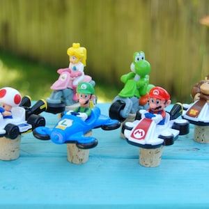 マリオカート ワインボトルストッパー マリオブラザーズ、ルイージ、マリオ、ドンキーコング、ピーチ姫、ヨッシー、ボスワー、キノピオ