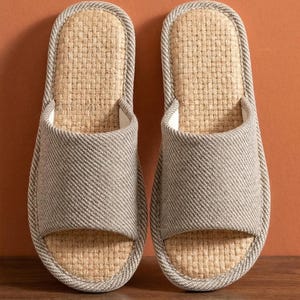 Japanische Malay Grass-Hausschuhe | Rutschfeste Open-Toe Sommer Indoor Schuhe | Schuhe aus natürlichem Leinen & Pflanzenfaser