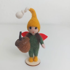 Needle Felted Fairy Doll, Waldorf Inspired Wool Fairy, Acorn Pixie, Miniature Fairy Figurine, Woodland Fairy Gift, Fall Decor