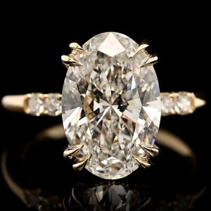 5 Carat Oval Diamond Engagement Ring – Double Claw Prong, IGI E VVS2 Yellow Gold image 1