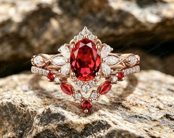 Conjunto de anillos ovalados con rubíes y diseño floral / Anillo de compromiso vintage de oro rosa / Alianza de boda apilable estilo art déco / Regalo romántico para novias / Joyería fina