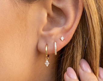 Ensemble de boucles d'oreilles et de boucles d'oreilles en diamants CZ remplis d'or 18 carats, bijoux géométriques délicats en empilement d'oreilles, boucles d'oreilles cartilage or minimal, cadeau pour elle