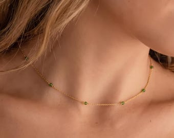 Collier en jade plaqué or 18 carats, collier à plusieurs rangs de pierres vertes, délicat collier à maillons de perles vert émeraude, bijou en pierre naturelle