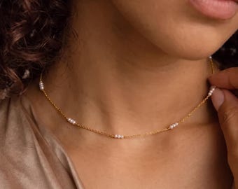 Collier en or 18 carats avec perle, délicat collier de perles en or, collier minimaliste à superposer, bijou élégant pour tous les jours