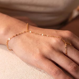 18K Gold Filled Hand Chain Bracelet, Dainty Finger Chain Jewelry, Minimalist Hand Harness Bracelet, Elegant Layering Gift