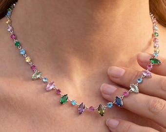 Collier en plaqué or 18 carats, orné de zirconiums cubiques taille marquise arc-en-ciel, bijou délicat et raffiné, cadeau pour elle.