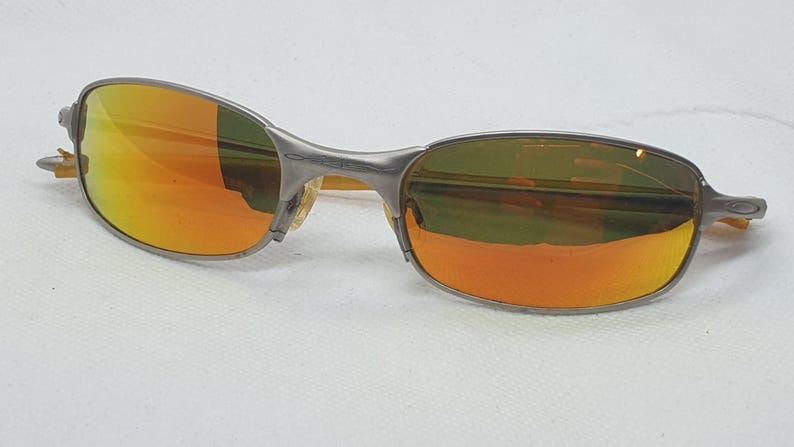 Oakley Square Wire Vintage 2.0 solglasögon. bild 2