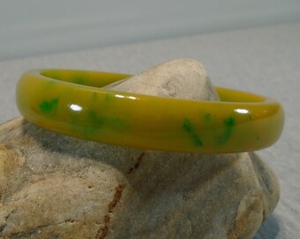 Spring Green Marbled Bakelite Bracelet Simichrome Tested Glossy Marbled Catalin Bangle for Spring