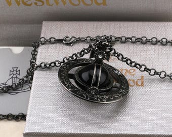 Collar Vivienne Westwood nuevo en caja, colgante grande de Saturno con obsidiana en plata 925, regalo para ella.