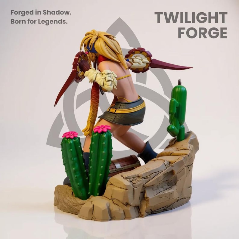 K&ouml;nnte beinhalten: Detaillierte Figur einer Kriegerin mit blonden Haaren, die einen Rock tr&auml;gt und eine Waffe h&auml;lt. Die Figur steht auf einem felsigen Sockel mit gr&uuml;nen Kakteen und rosa Bl&uuml;ten. Der Text "TWILIGHT FORGE" ist sichtbar.