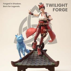 Puede incluir: Figura detallada de un personaje femenino con un atuendo rojo y blanco, con una diadema con temática de zorro, sosteniendo un cuchillo. Una estatua de zorro azul está cerca. Las palabras "TWILIGHT FORGE" y "Forged in Shadow. Born for Legends." son visibles.