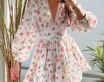 Florales Minikleid | V-Ausschnitt Langarm Boho Cottagecore