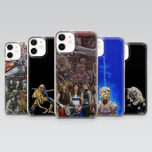 Puede incluir: Una colección de cinco fundas para teléfono con ilustraciones de la banda de rock Iron Maiden. Las fundas muestran varias portadas de álbumes e imágenes de la banda, incluyendo a Eddie the Head, relámpagos y miembros de la banda. Las fundas están diseñadas para un smartphone.