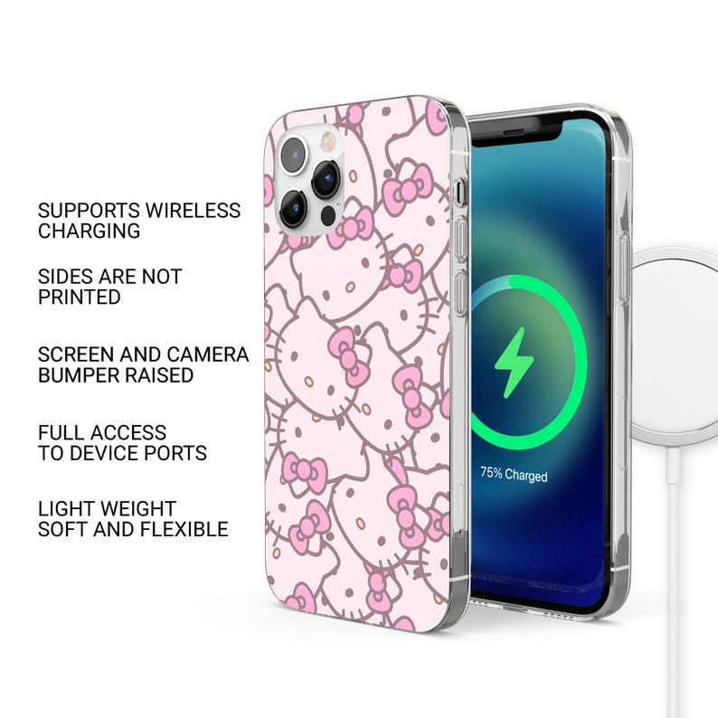Pu&ograve; includere: Una custodia per telefono con un motivo di Hello Kitty rosa e bianco. La custodia &egrave; mostrata accanto a un telefono con un simbolo di ricarica sullo schermo. Il testo sull'immagine recita: Supporta la ricarica wireless, i lati non sono stampati.