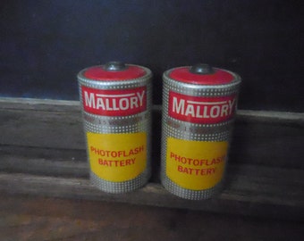 Vintage 1950's Mallory PhotoFlash Batteries M13 1.5 volts