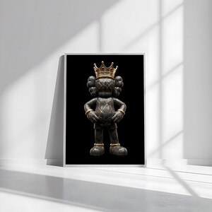 Pu&ograve; includere: Un cartello in legno rustico con la scritta "Welcome to our home" in lettere bianche. Il cartello presenta una finitura invecchiata e un design semplice e invitante, perfetto per l'ingresso.