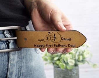 Personalisierter Ledergürtel für Herren mit Gravur im Fist Bump Design