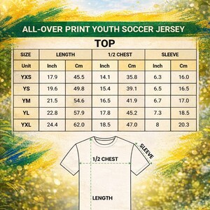 Puede incluir: Imagen de una camiseta de f&uacute;tbol juvenil con estampado integral. Incluye una tabla de tallas con medidas en pulgadas y cm para largo, medio pecho y manga. Tallas de YXS a YXL.
