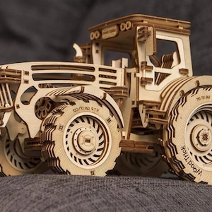 Wooden Tractor Model Laser Cut File | 5mm Farm Vehicle Toy Plans (Digital Download)