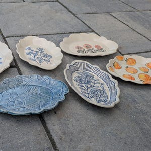 Keramik Catch-All Dish, ausgebogter ovaler Trinket Dish | Mishima & Handbemalte Steingut | Handgetöpferte Keramik | Landhausküche