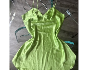 Vintage Victorias Secret Lime Green Chartreuse 100% Silk Slip Night Gown Chemise