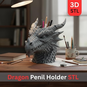 Peut inclure: Un porte-crayons en forme de tête de dragon grise, rempli de crayons et de stylos. Le dragon présente des écailles et des cornes détaillées. Le texte "3D STL" est dans un encadré rouge. Le texte "Dragon Pencil Holder STL" est en bas.