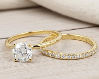 Round Cut Moissanite Engagement Ring Set, 14K Gold Solitaire Ring with Matching Pavé Wedding Band, Classic Basket Bridal Set