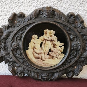 Vintage Wandplakette im venezianischen Barockstil mit Puttenengeln – Dekorative Fotorahmenplatte.