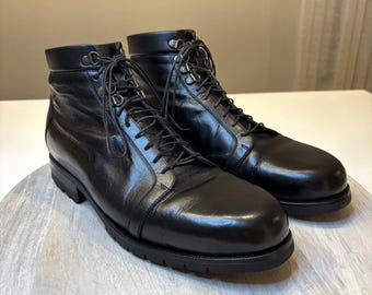 1960s STUART Mcguire Ankle Beatle Boots . Vintage 60s 70s  display picture 2