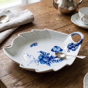 Royal Copenhagen Blaue Blume Blue Flower Leaf Bowl Dish 1980-84 Top Condition Vintage Danish Porcelain Hand Painted Gemarkt
