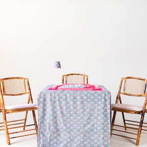 Full Length Mahjong Fitted Card Tablecloth: Trailing Tulips in Blue