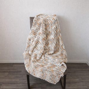 Easy Alize Puffy Blanket Pattern, Loop Yarn, Digital Crochet PDF, Chunky Knit Blanket PDF, Finger Knitting Pattern, Beginner Friendly image 4