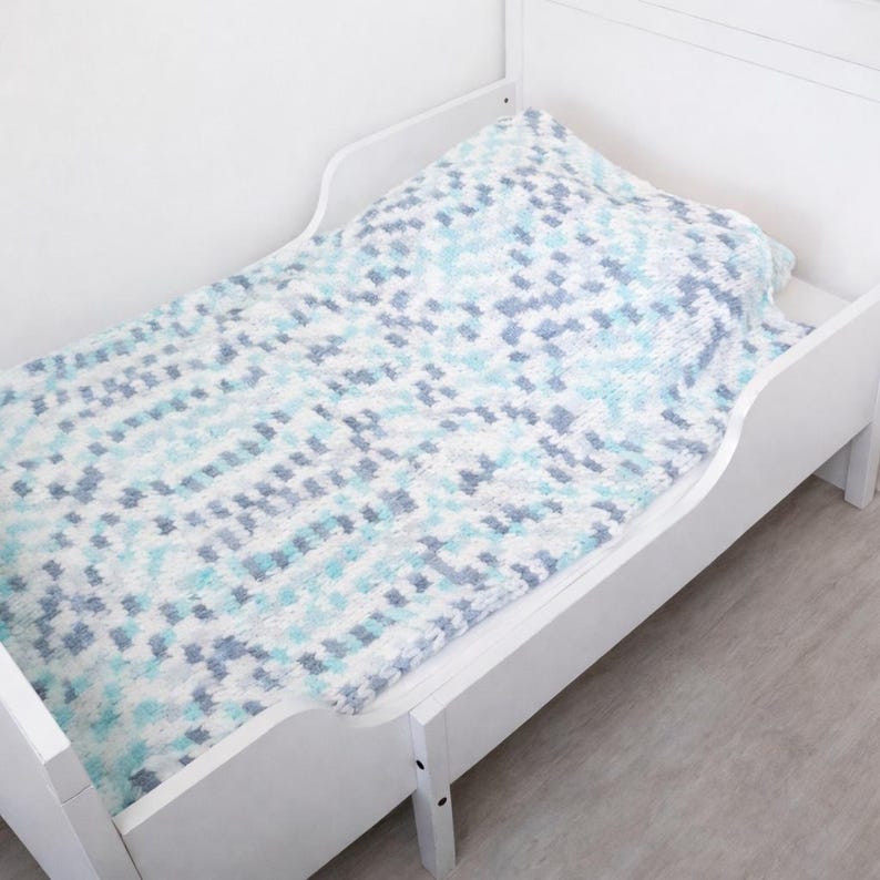 Easy Alize Puffy Blanket Pattern, Loop Yarn, Digital Crochet PDF, Chunky Knit Blanket PDF, Finger Knitting Pattern, Beginner Friendly image 2
