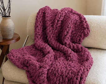 Blackberry Chunky Knit Blanket – Handmade Cozy Throw Blanket, Berry Pink Chenille Blanket, Soft Chunky Knit Home Decor, Gift for Her
