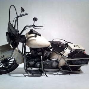 1950&#39;s Harley Davidson Tin Metal Indian Police Special Motorcycle Bike Sculpture Black and White