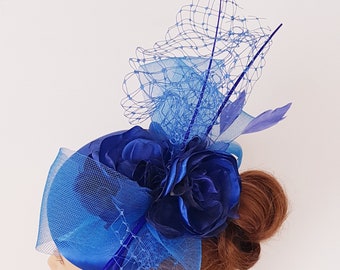 Chapeau de mariage Bleu Royal. BIRDCAGE VEIL , chapeau de mariage bleu, chapeau de mariée. Fascinateur, casque avec fleur de mariage étonnante.