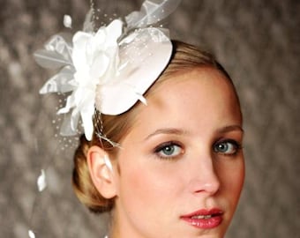 SALE 40% OFF ivory Birdcage veil, wedding hat, bridal hair flower. Birdcage veil with hair flower clip. Ivory bridal fascinator