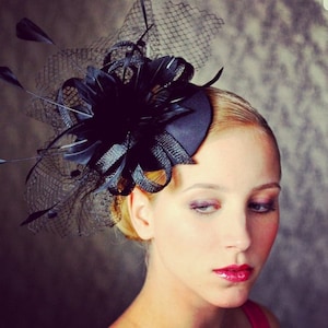 Black Fascinator, Black Feathers Headpiece, Black Coctail Hat, Black hat feathers, Black birdcage veil hat, Black Feathers Fascinator