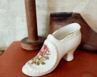 Porcelain shoe