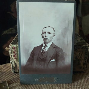 Vintage 1800s Cabinet Card Antique Photo Gentleman Portrait