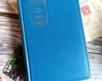 Ejemplar antiguo de Charles Dickens, «La historia personal y las experiencias de David Copperfield el Joven», de 1927.