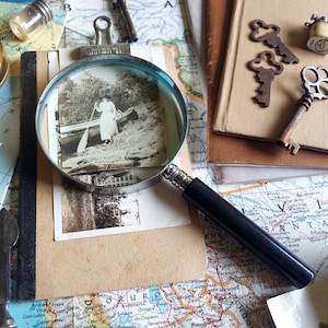 Vintage Magnifying Glass Plastic Handle Lens Map Cartographer Reader