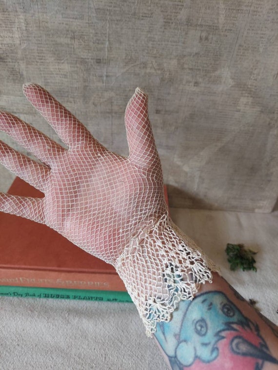 Antique Women's Crocheted Lace Wedding Gloves Eve… - image 6