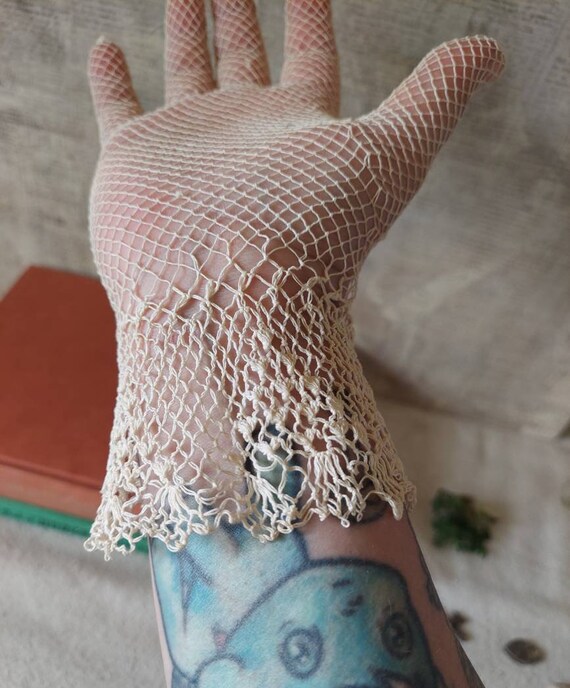 Antique Women's Crocheted Lace Wedding Gloves Eve… - image 2