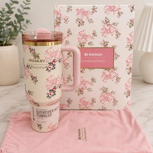 Stanley x LoveShackFancy Holiday Quencher Tumbler – 40 oz (Rosa Beaux Pink) image 1
