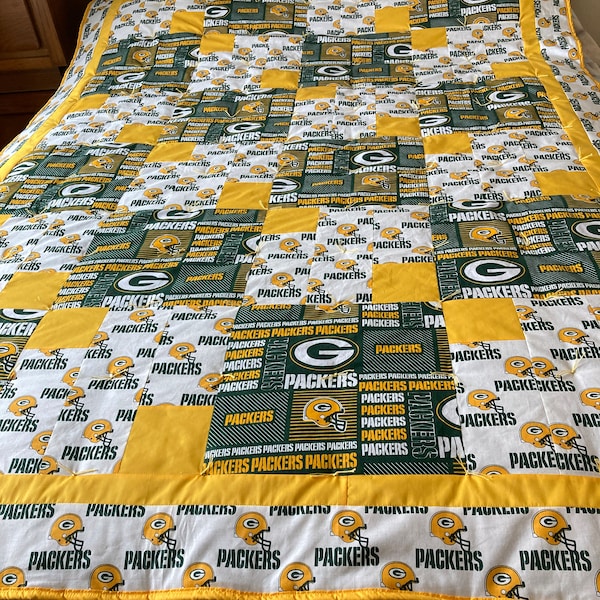 New Packers Quilt, Handmade Quilt, Crochet Cotton Tied, Comforter, Modern Quilt, Team Blanket, NFL, Couch/Recliner Size, Patchwork Quilt