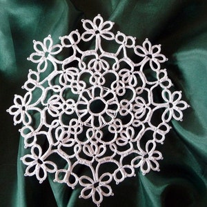 PDF tatting pattern round doily &quot;Lilies&quot;