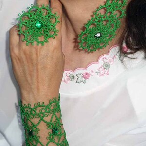 Tatting pattern bracelet and earrings Emerald , jewelry tutorial image 3