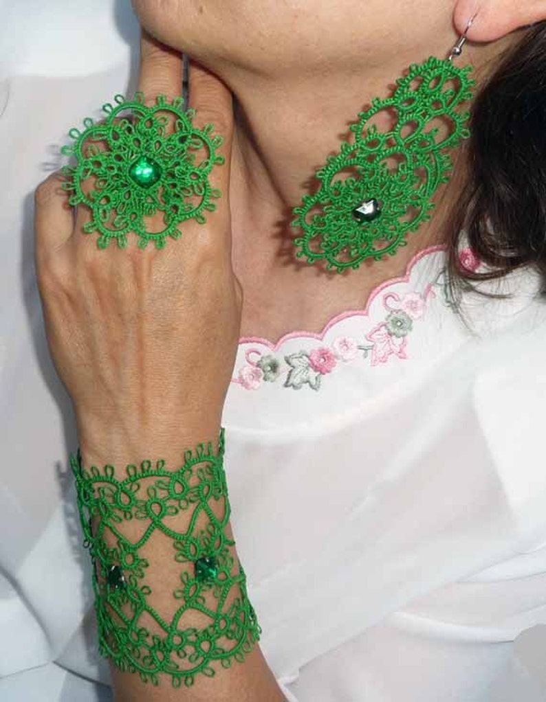 Tatting pattern bracelet and earrings Emerald , jewelry tutorial image 3